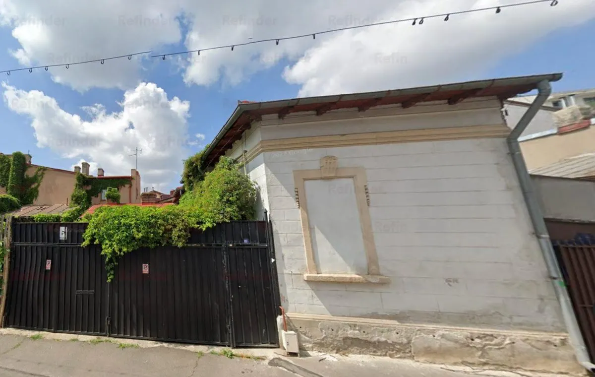 Vanzare casa P+E+M | Calea Calarasilor - Matei Voievod | curte comuna | - foto 1