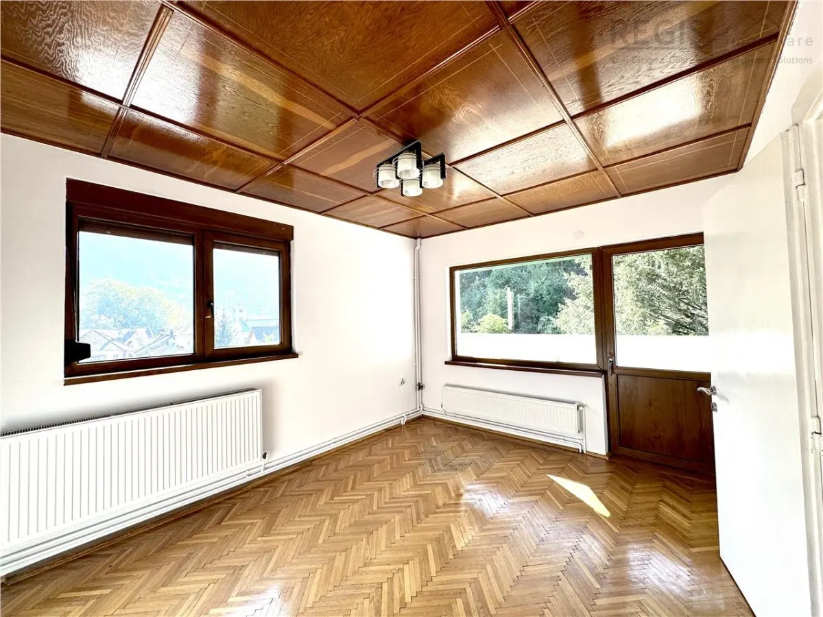 Casa de inchiriat in centru istoric ultracentral - foto 17