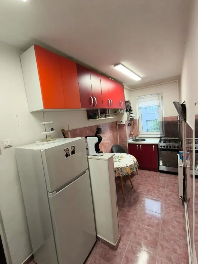 Apartament 2 camere etaj intermediar zona Vlahuta - foto 4