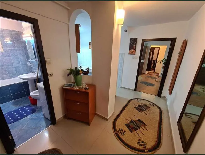 Apartament 3 camere, 2 bai Centrul Civic - foto 6
