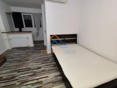 Garsoniera de vanzare, zona Vitan - Bucuresti