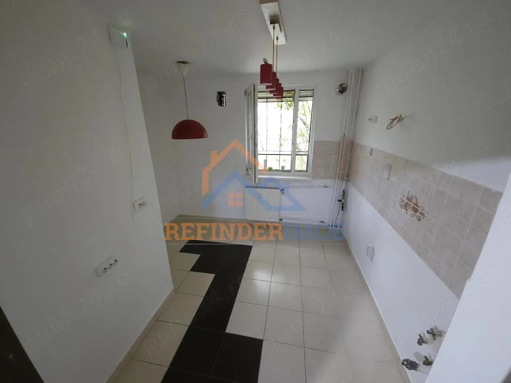 Apartament de vanzare de 3 camere, zona Ozana - Auchan Titan - foto 4