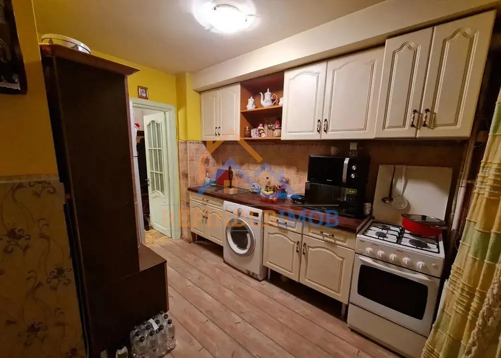 Apartament de vanzare cu 3 camere, zona Ozana - foto 4