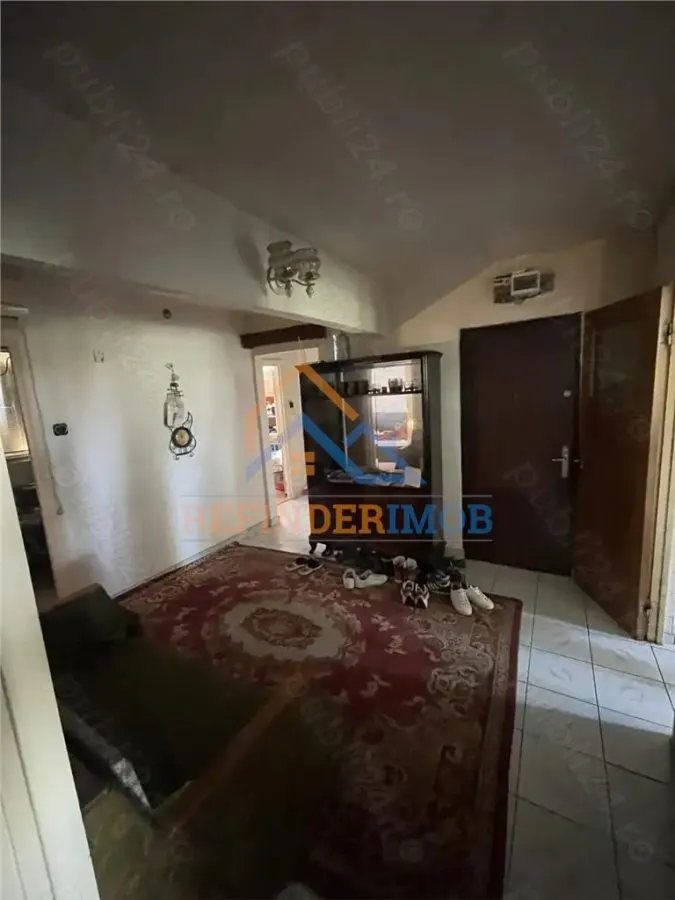 Apartament de vanzare cu 4 camere, zona Ozana - foto 2