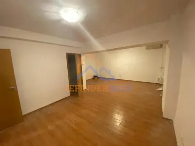 Garsoniera de vanzare, Bulevardul Regina Elisabeta - Bucuresti