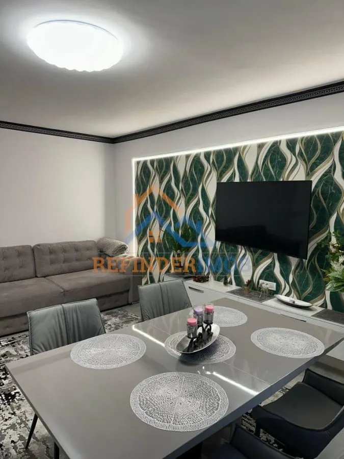 Vanzare Apartament cu 3 camere, zona 13 Septembrie - foto 1