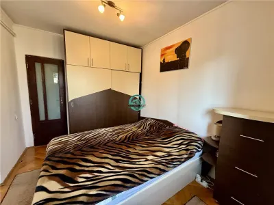 Apartament cu 3 camere de vanzare, bloc izolat, Semicentral - foto 5