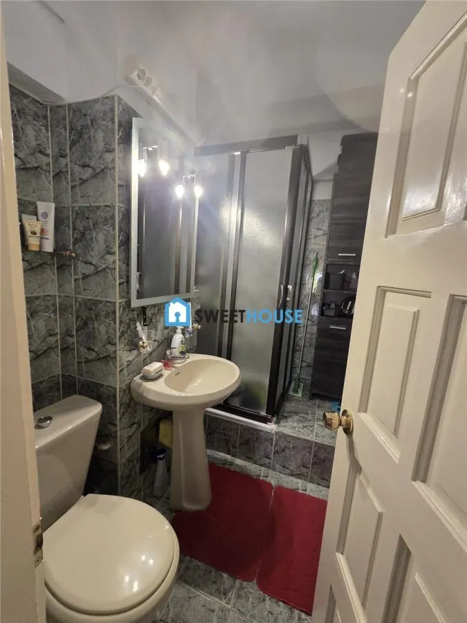 Apartament cu patru camere zona centrala - foto 8