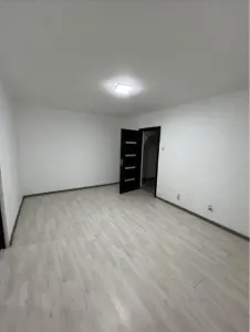 Spaţiu comercial de vânzare - Splai Bahlui Mal Drept-85 000 EUR - Iasi