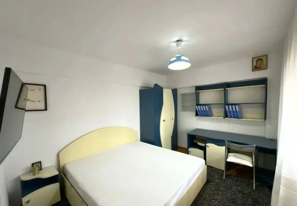 Apartament 2 camere decomandat - Păcurari, la bulevard - foto 1