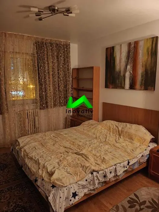 Apartament de inchiriat  3 camere Vasile Aaron - foto 4
