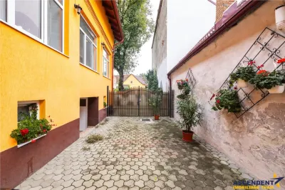 Casa pretabila: rezidential/ comercial/ servicii  Central, Fagaras - foto 22