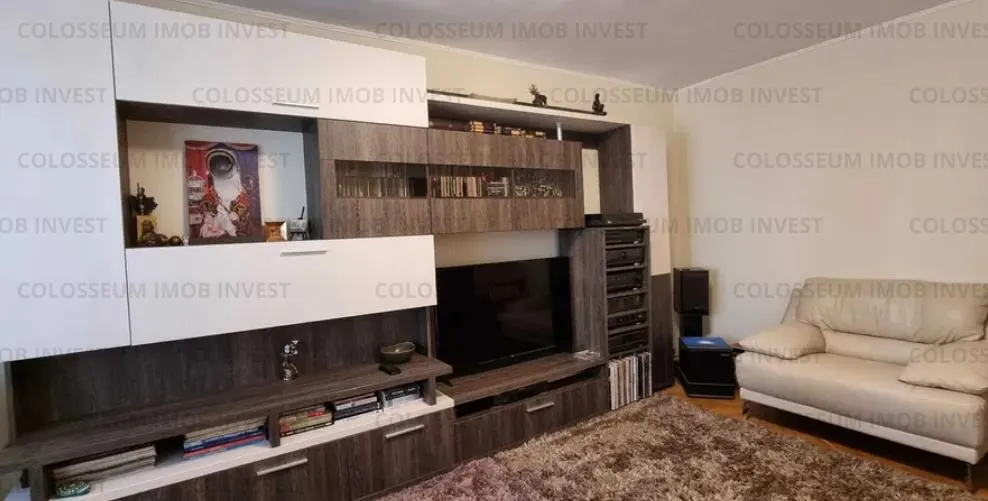 Apartament cu 4 camere, decomandat - zona Astra - foto 2