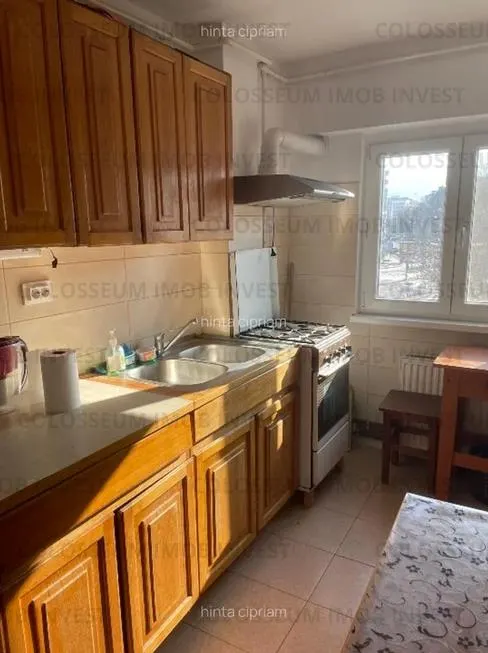 Apartament 3 camere, decomandat - zona Centru Civic - foto 3