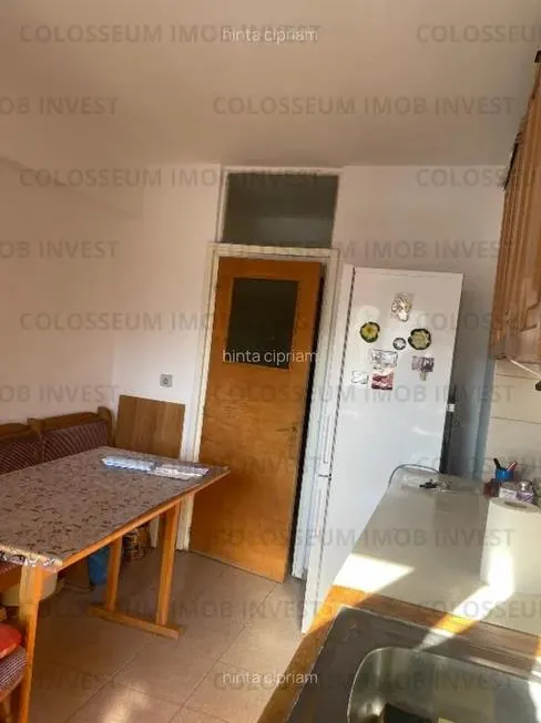 Apartament 3 camere, decomandat - zona Centru Civic - foto 4