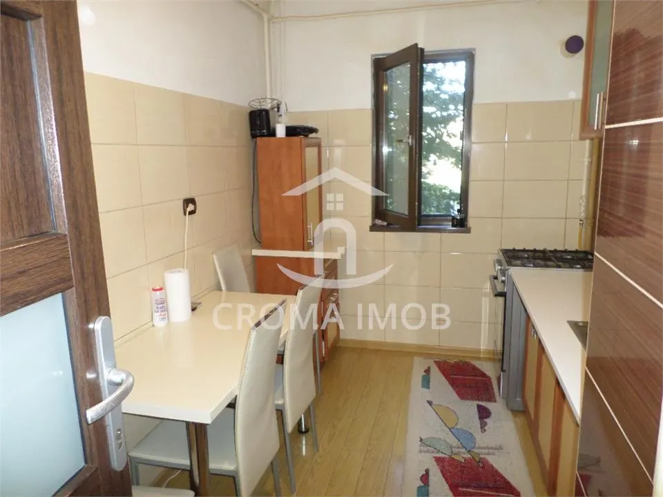 Vanzare apartament 3 camere, zona Vest - foto 2