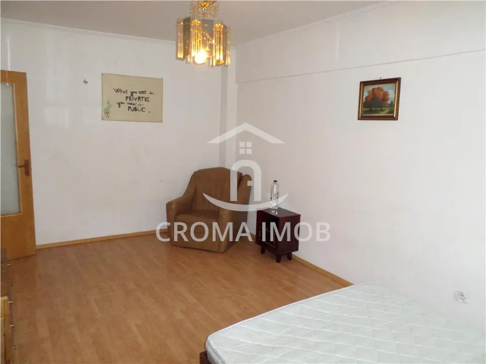 Vanzare apartament 2 camere, zona Republicii - foto 2