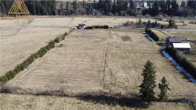 Casa la munte cu teren 2 hectare - foto 3