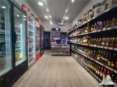 Spatiu comercial 2 intrari cu deschidere la bulevard, zona comerciala excelenta,Dristor - Bucuresti