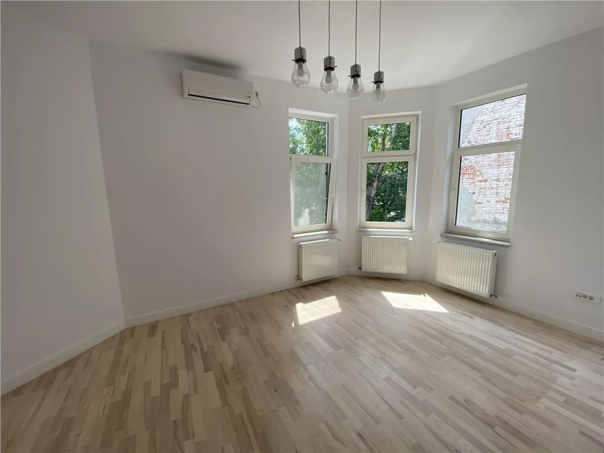 Vila de inchiriat in zona Capitale, office/rezidenta - foto 10