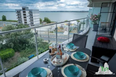 Apartament 2 camere, 50m de plaja , mobilat/utilat,lux, modern, 76.5mp, toate utilitatile view Fabulos la Marea Neagra si Lac in MAMAIA Nord,CONSTANTA - Mamaia