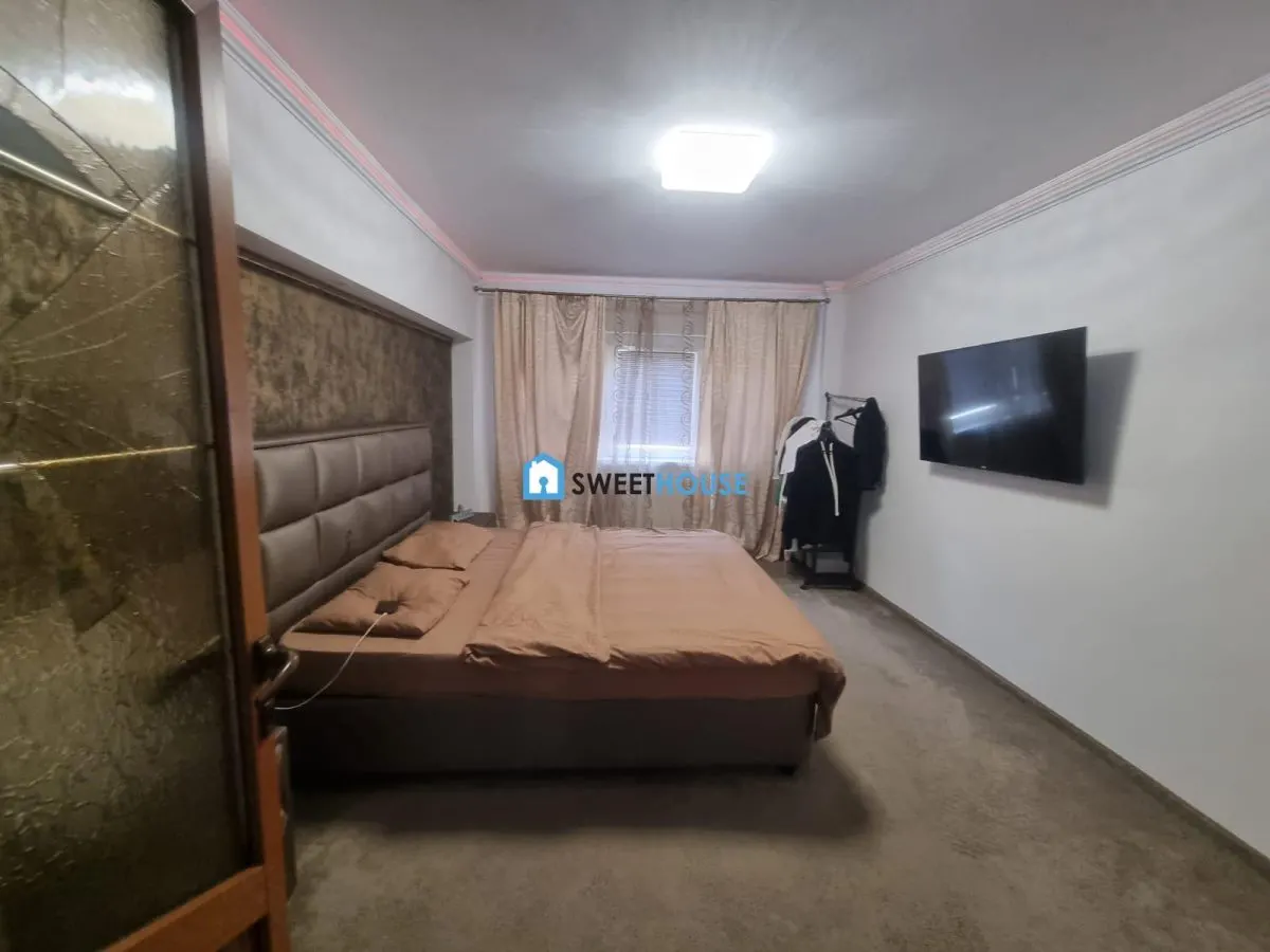 Apartament modern cu trei camere Zona 1 decembrie - foto 6