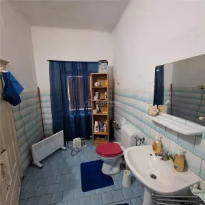 Bocsa Montana, Casa mare la strada principala - foto 10