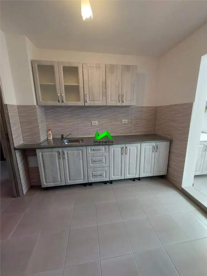Apartament de inchiriat 2 camere Sibiu Vasile Aaron - foto 4