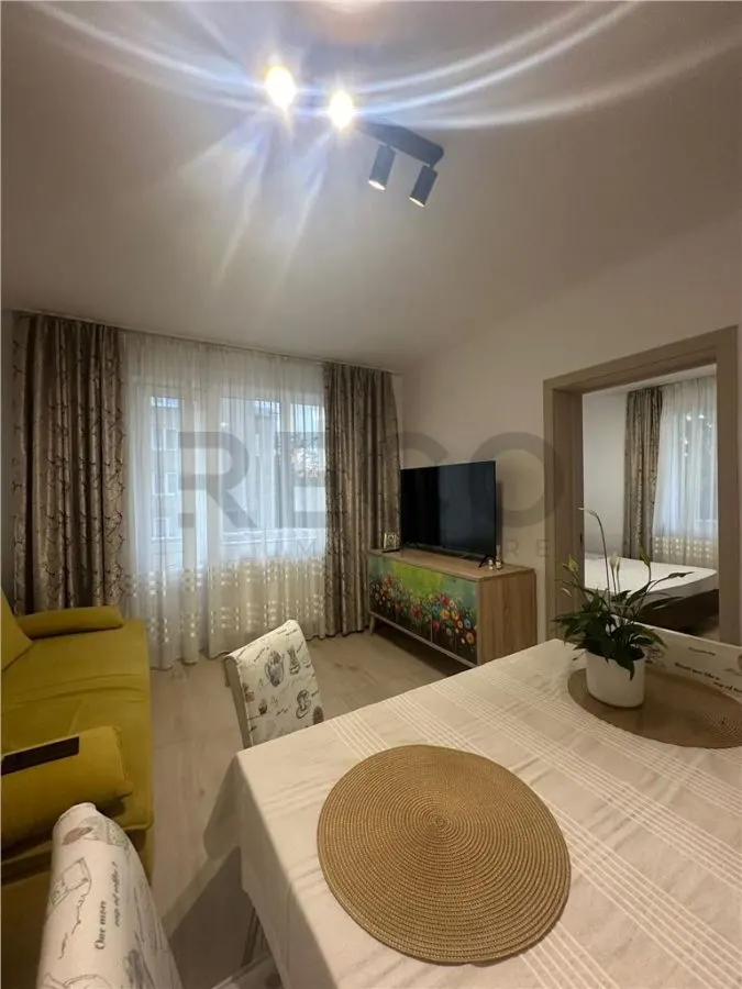 RECO Apartament 3 camere Decebal - foto 1