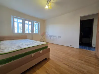 Etaj 2 - Mircea cel Batran, 2 camere, liber - Iasi