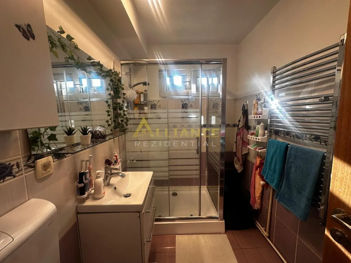 Apartament 3 camere Sector 4 Mobilat si Utilat - foto 12