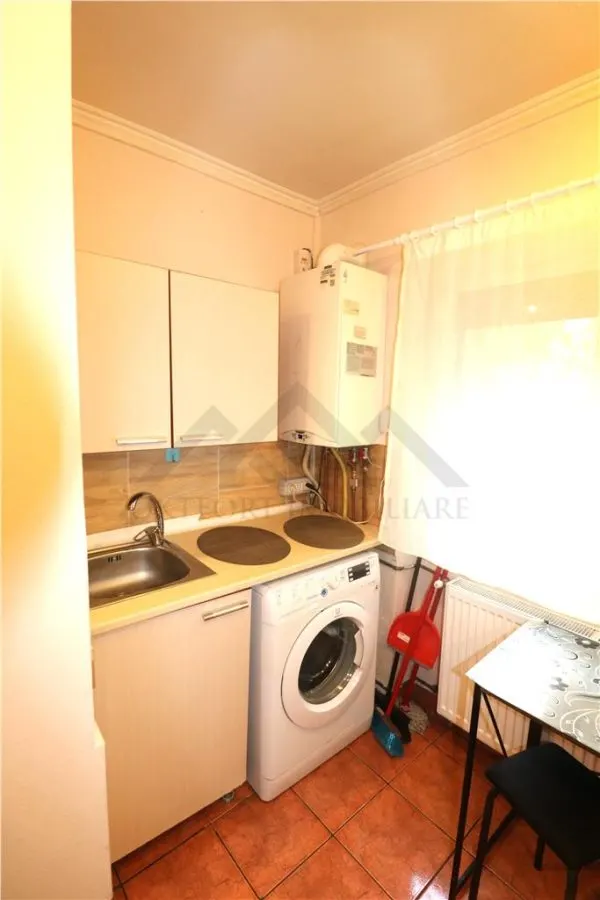 Garsoniera, centrala proprie, zona Lipovei - foto 3