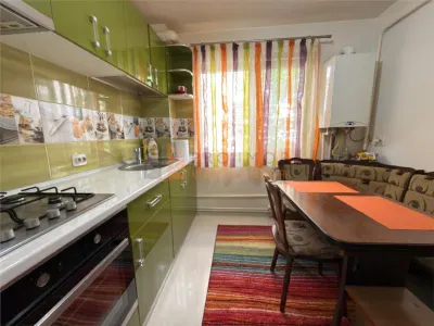 Apartament 3 camere cf 1 semidecomandat zona Micro 3 - foto 9