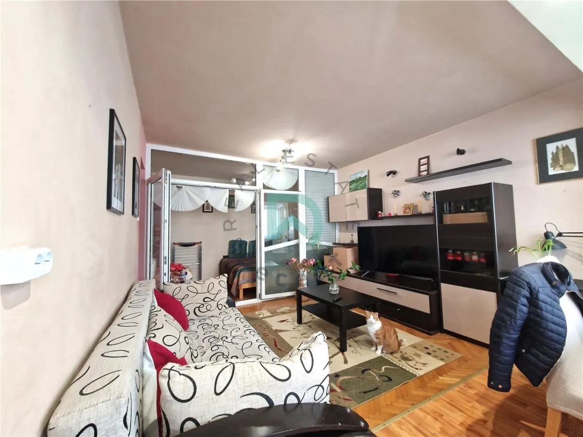 Apartament 3 camere, decomandat, Grivitei, Brasov - foto 2
