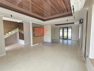 Proprietate exclusivista, cu vedere spre lac, zona Aroneanu Sorogari - Aroneanu