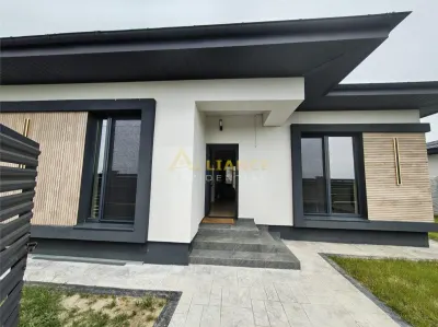 Casa Individuala - 4 camere - 2 bai - 370mp teren - Berceni