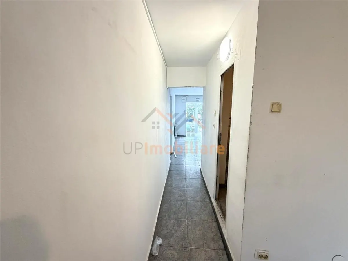 SPATIU COMERCIAL DE INCHIRIAT | 45 MP UTILI | DECEBAL | ORADEA - foto 6