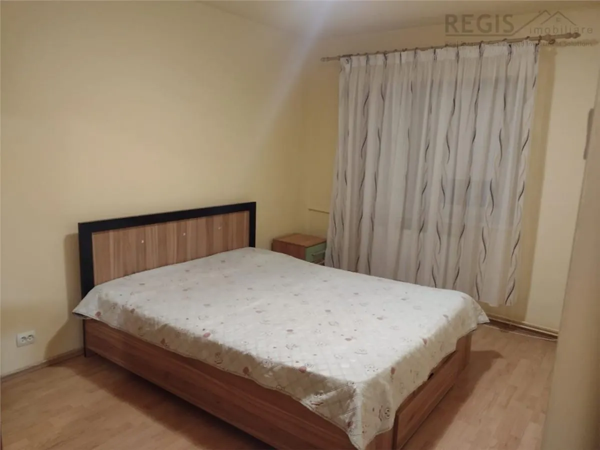 Apartament spatios 2 camere decomandat Tractoru - foto 6