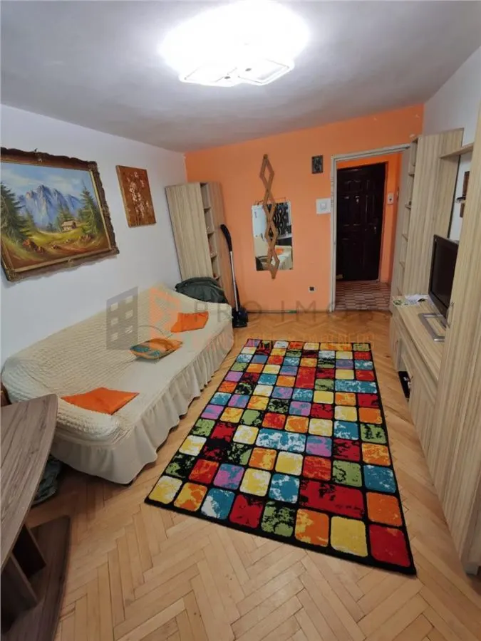 Apartament 3 camere cf 3 semidecomandat zona Micro 14 - foto 1