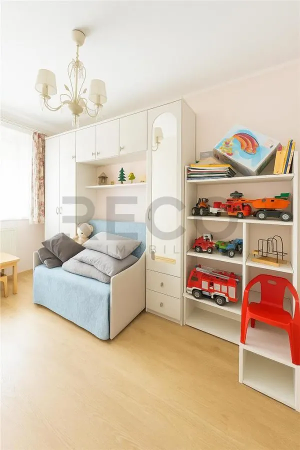 Apartament cu 3 camere in Decebal - foto 5