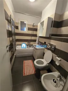 Apartament cu trei camere zona centrala - foto 9