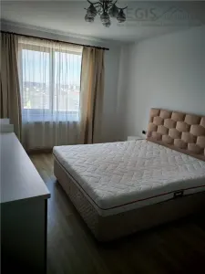 Apartament de 2 camere de inchiriat spatios Tractorul - Brasov - foto 3