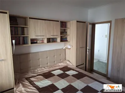 Apartament de Inchiriat 3 Camere , Zona Cetate - foto 4