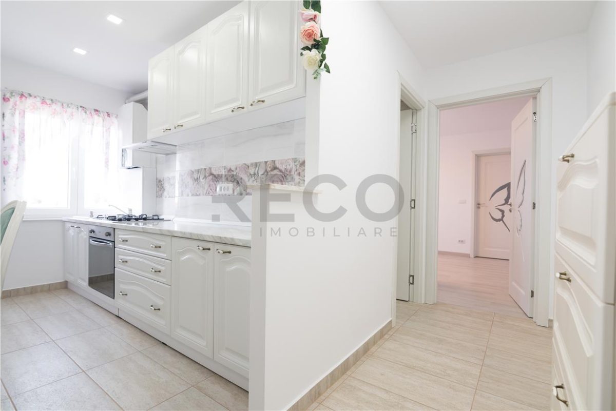 RECO Apartament 2 camere Marghita â€“ etaj 3/4, balcon, baie cu geam, bloc cu acoperis - Marghita
