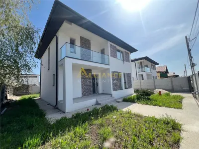 Vila Individuala - 5 camere-3 bai-Strada Miorita-500 M  de STV - Berceni
