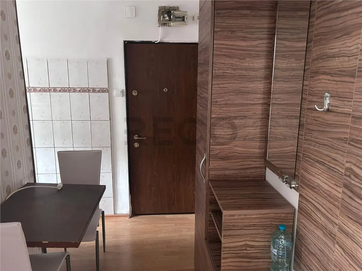 RECO Apartament 2 camere zona Nufarul etaj 3 - foto 6