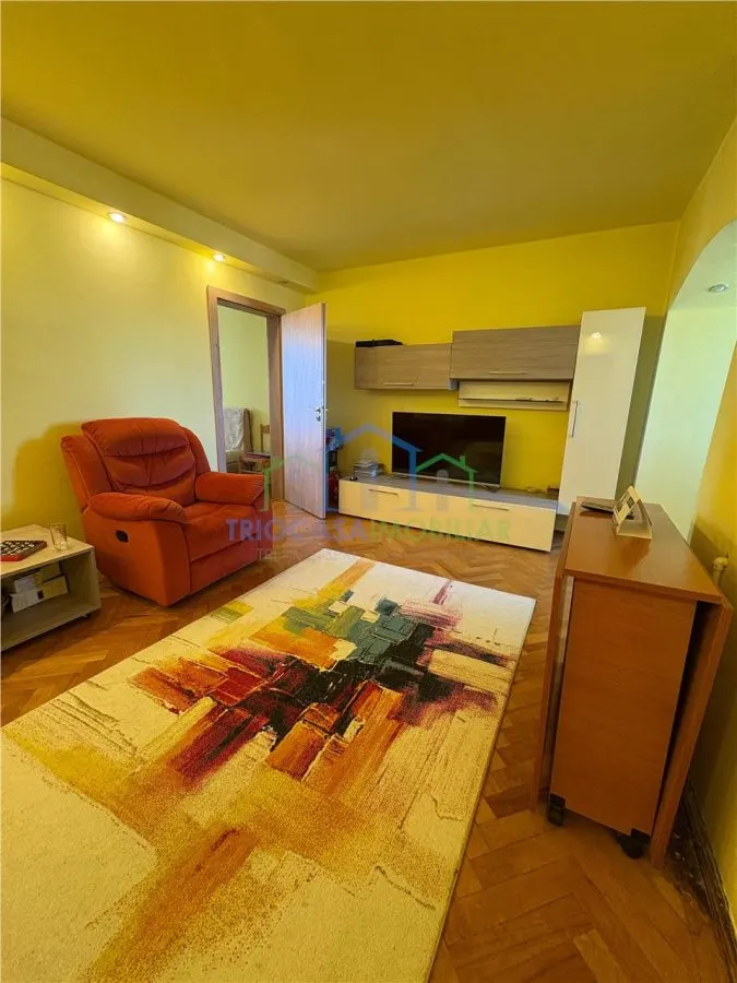 Apartament 4 camere zona McDonald''s - foto 1