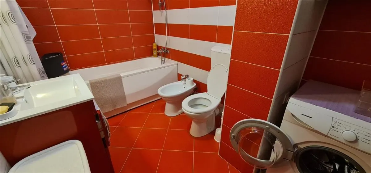 Ap. 2 camere, balcon mare, bloc nou, central- Intim- Spital - foto 4