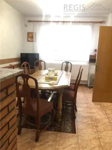 CASA LA CHEIE cu 5 Camere. Parcare si Garaj - foto 2