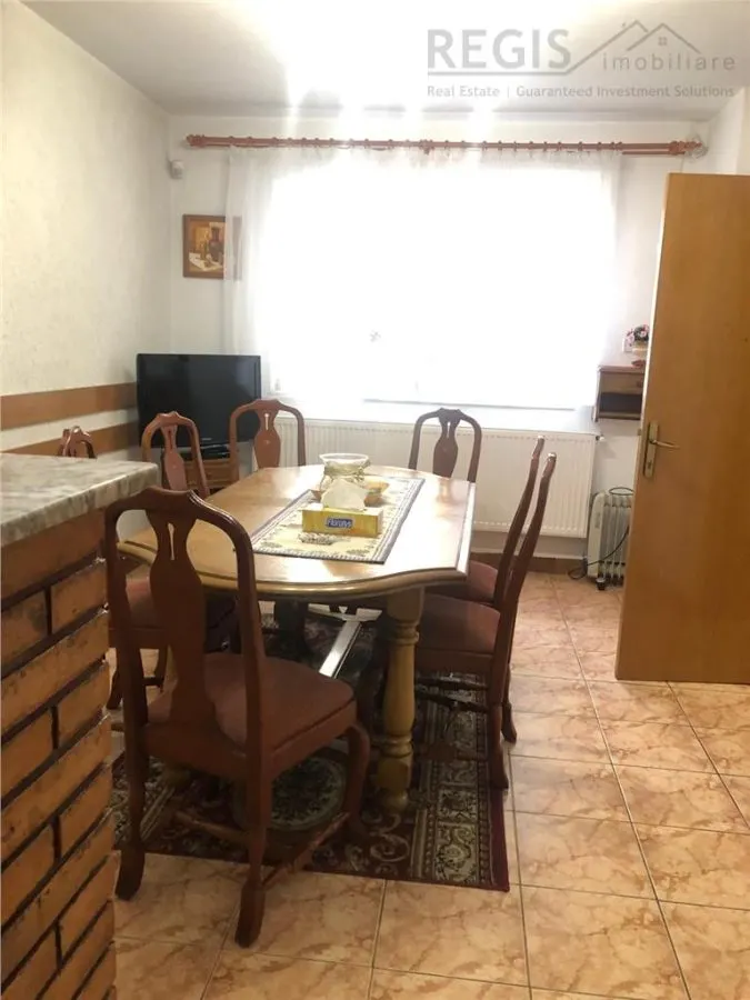 CASA LA CHEIE cu 5 Camere. Parcare si Garaj - foto 2